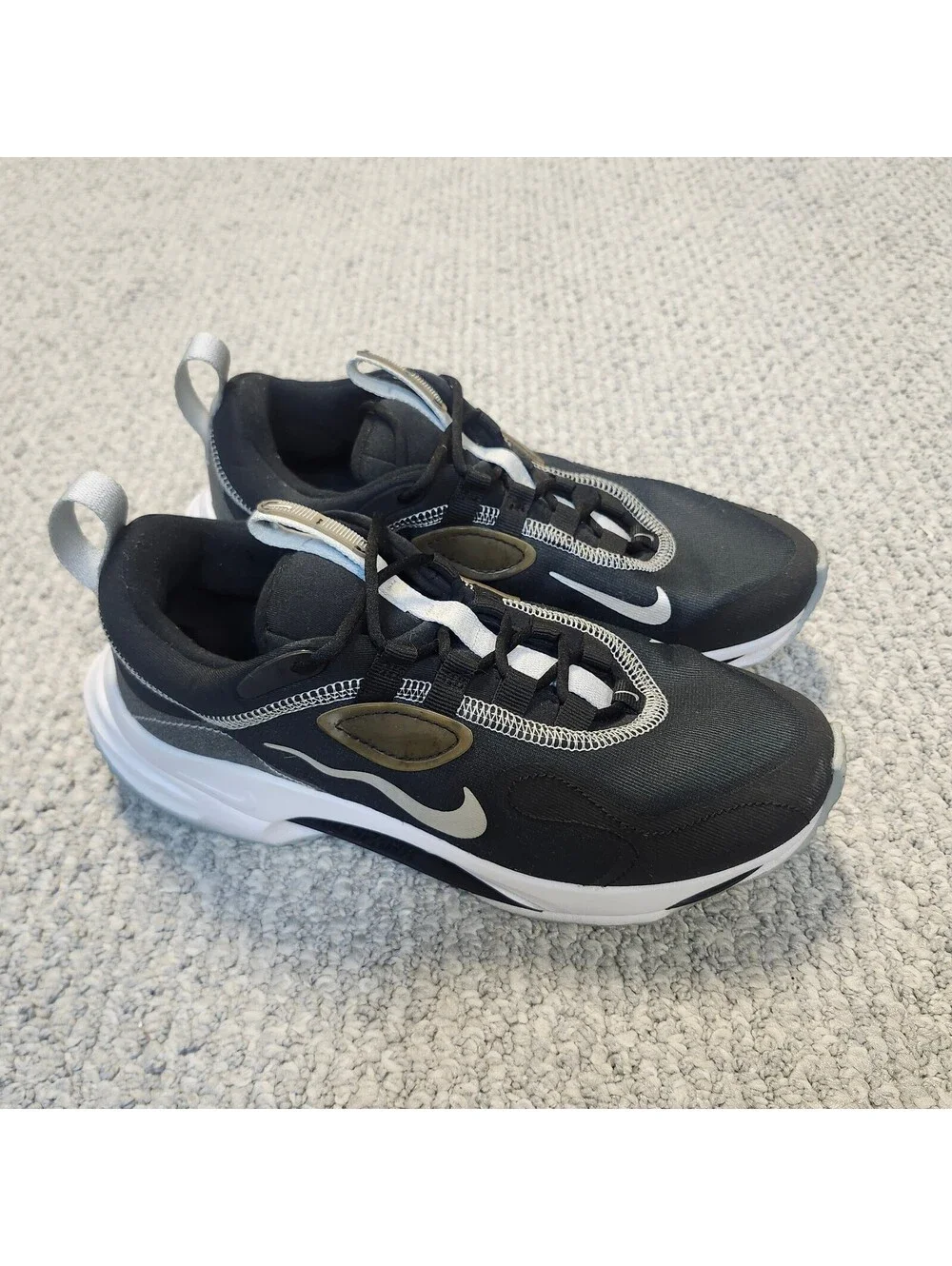 Nike Women's Spark Sneakers Size 7.5 Black and White